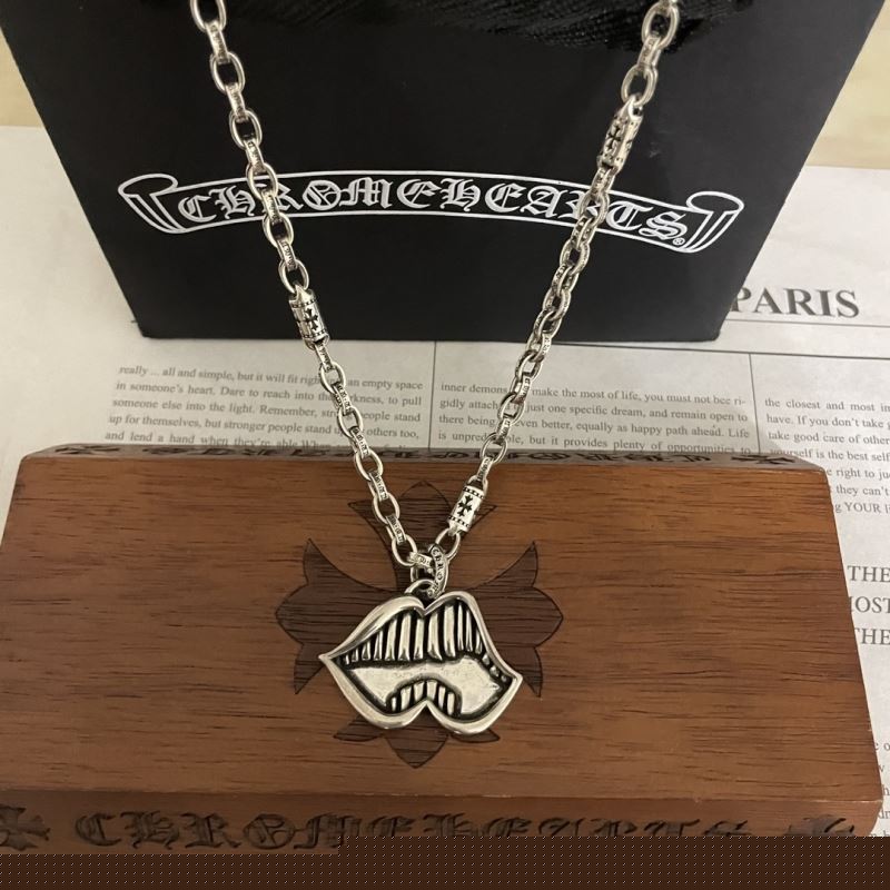 Ch**me He**ts necklaces